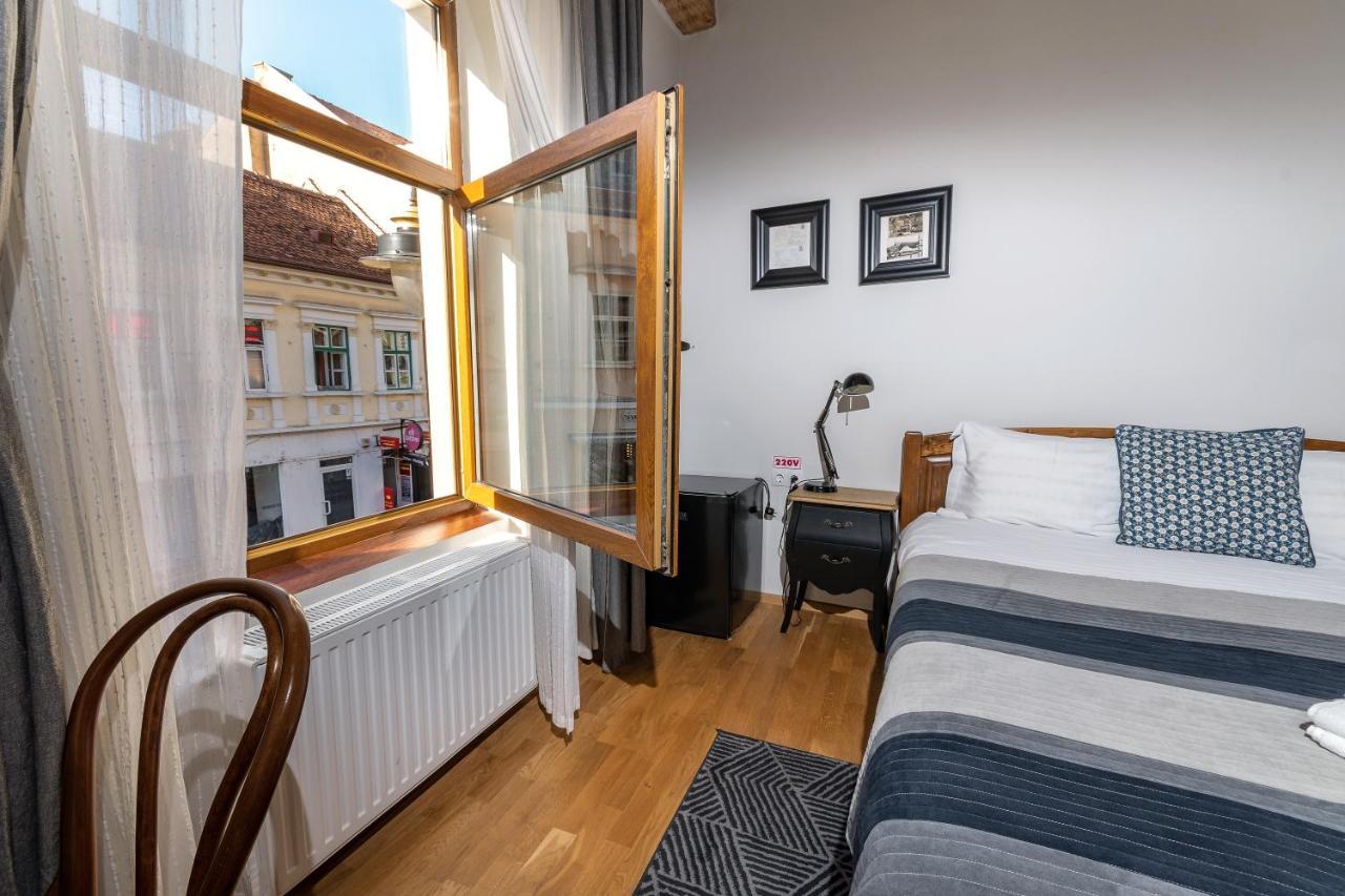 Wood House Republicii Hotel Brasov Ngoại thất bức ảnh