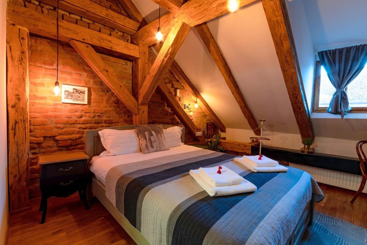 Wood House Republicii Hotel Brasov Ngoại thất bức ảnh