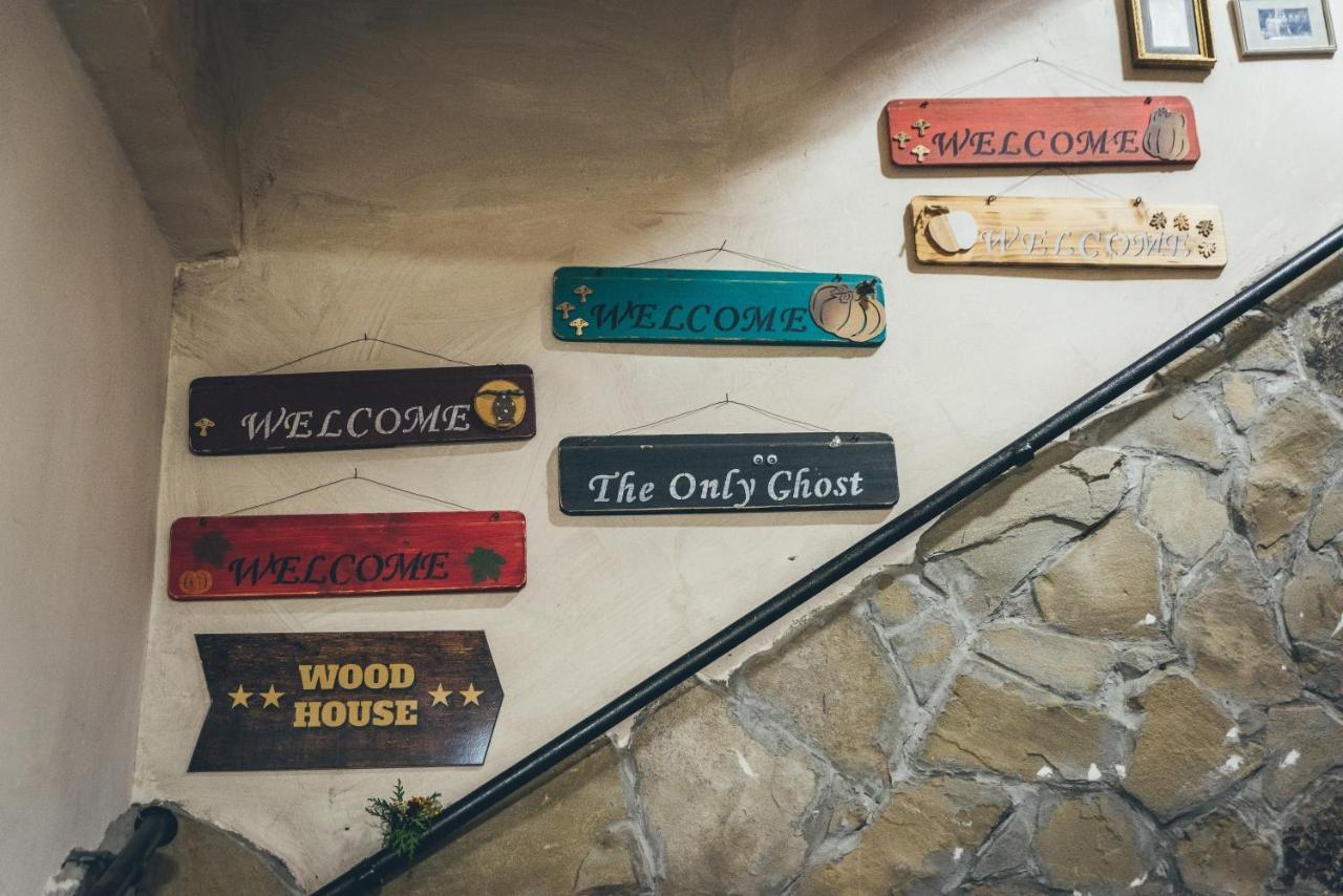 Wood House Republicii Hotel Brasov Ngoại thất bức ảnh