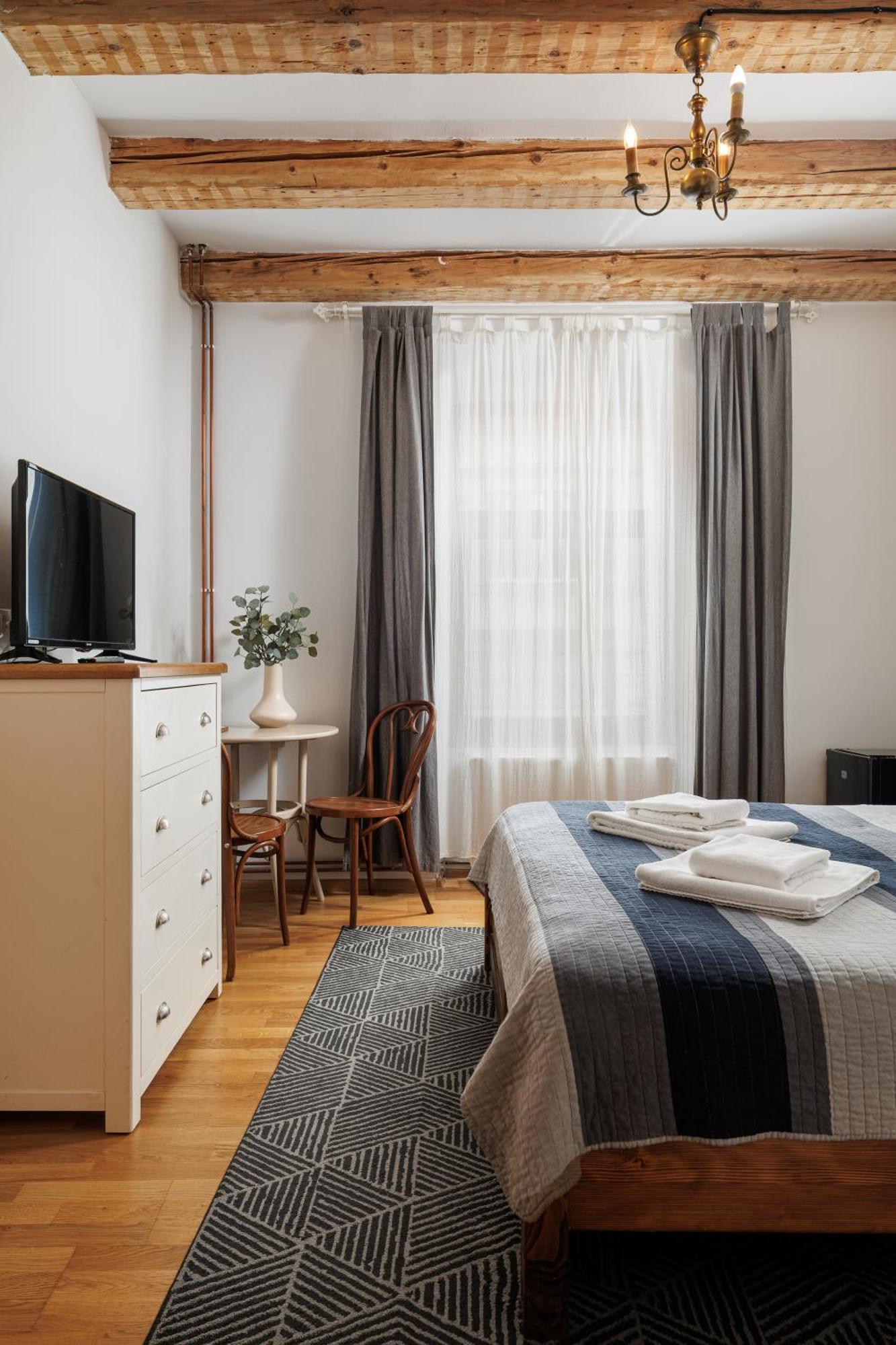 Wood House Republicii Hotel Brasov Ngoại thất bức ảnh