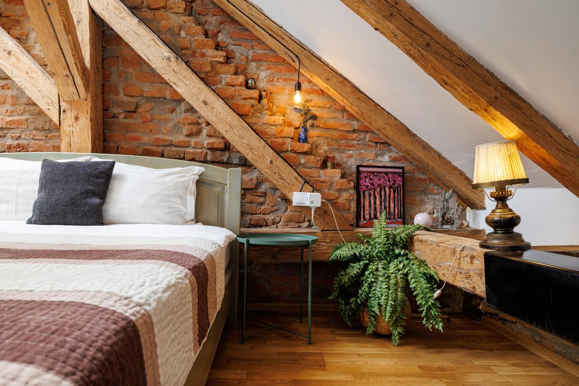 Wood House Republicii Hotel Brasov Ngoại thất bức ảnh
