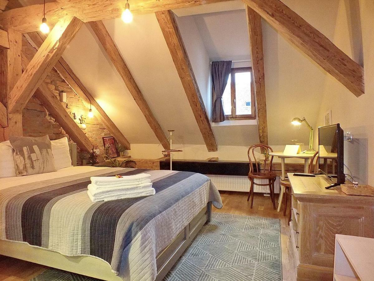 Wood House Republicii Hotel Brasov Ngoại thất bức ảnh