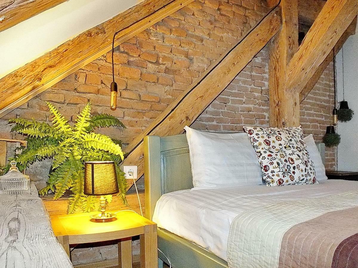 Wood House Republicii Hotel Brasov Ngoại thất bức ảnh