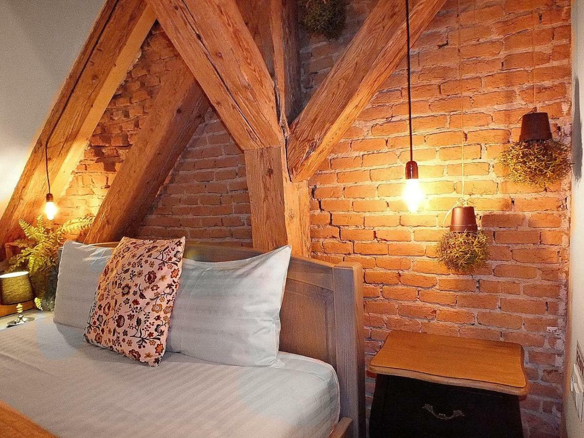 Wood House Republicii Hotel Brasov Ngoại thất bức ảnh