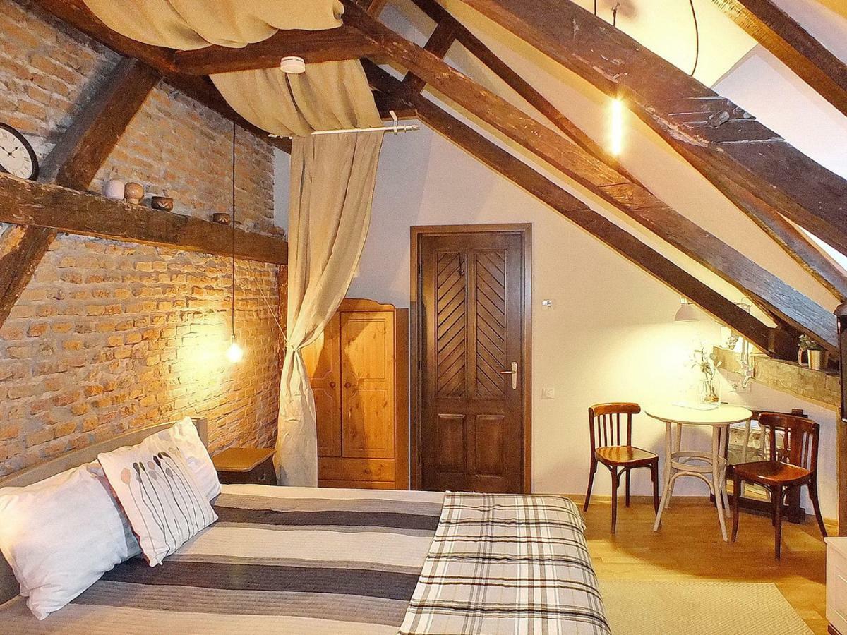 Wood House Republicii Hotel Brasov Ngoại thất bức ảnh